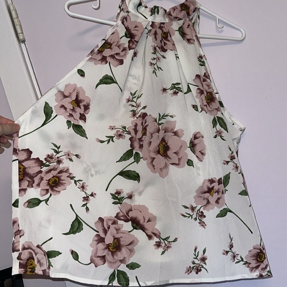 SHEIN Sleeveless Flowered Blouse - Picture 2 of 5